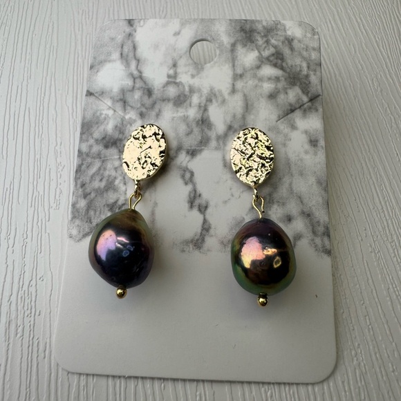🌟Gorgeous Peacock Purple Edison Freshwater Pearl Earrings!🌟 - Picture 10 of 12